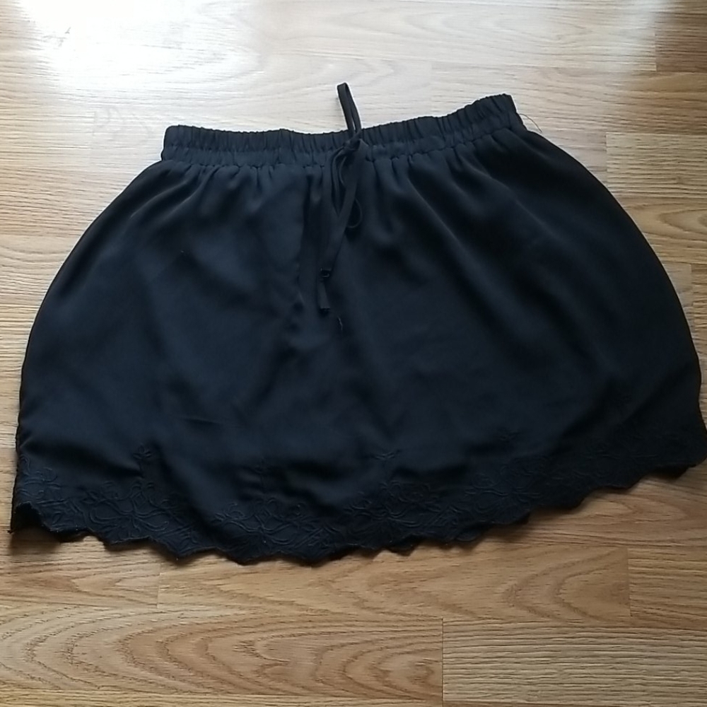 Forever 21 black skirt